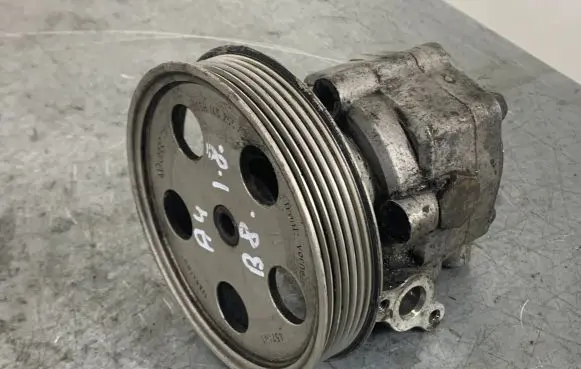 Audi A4 S4 B8 8K Power steering pump 8K0145153F