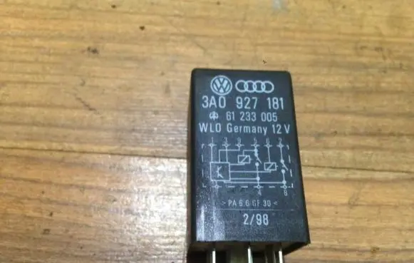 Volkswagen PASSAT B4 Other relay 3a0927181 175