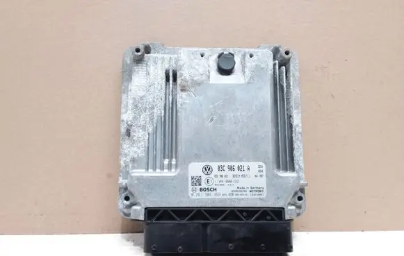 Volkswagen PASSAT B6 Engine control unit/module 03C906021A 0261S04469