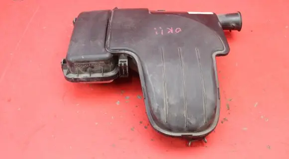 Peugeot 107 Air filter box 17705-0Q010