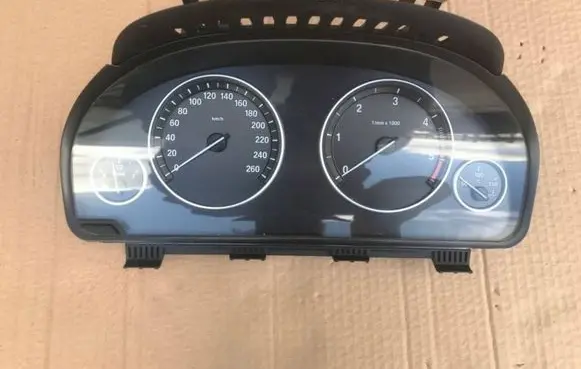 BMW 5 F10 F11 Speedometer (instrument cluster) 25811511