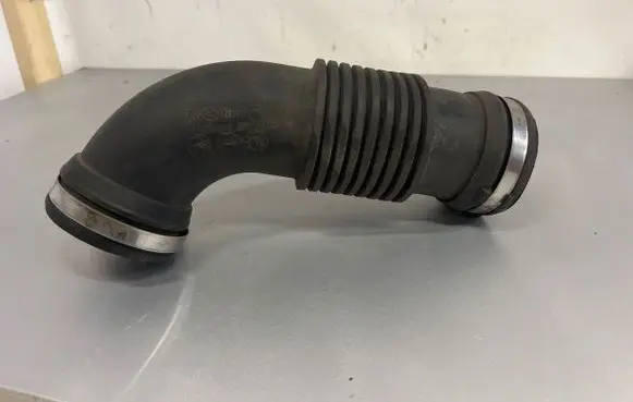 Renault Master III Engine coolant pipe/hose 165763705R