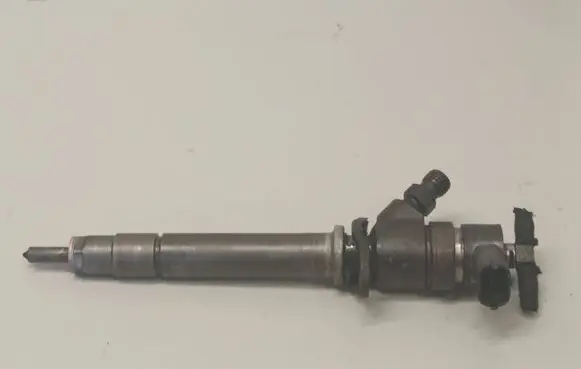 Volvo XC70 Fuel injector 8658352 04455110078