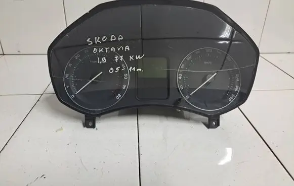 Skoda Octavia Mk2 (1Z) Speedometer (instrument cluster) 1Z0920800D SW036500 V3562426