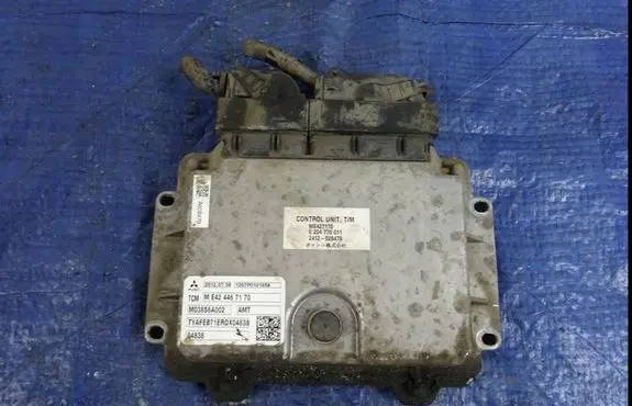 Mitsubishi Canter Engine control unit/module ECU M038S6A002 me424467170