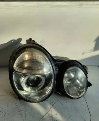 Mercedes-Benz E W210 Headlight/headlamp sk330111596