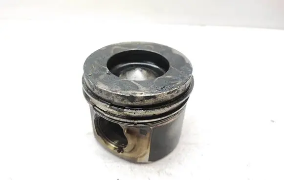 BMW 5 F10 F11 Piston 84L110