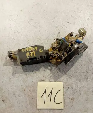 Chevrolet Omega C Rear door lock 90493702