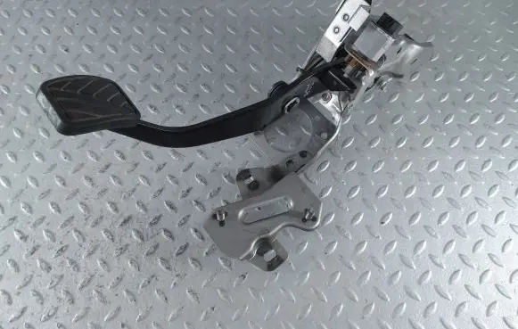 Suzuki Swift III Brake pedal 4960052R50