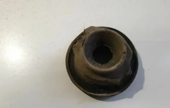 Skoda Octavia Mk1 (1U) Front coil spring rubber mount 1j0512149b