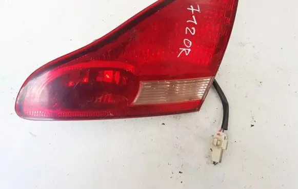 Toyota Avensis Verso Tailgate rear/tail lights