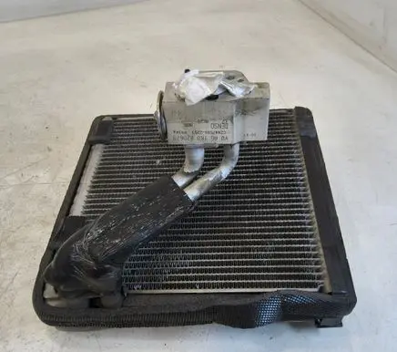 Volkswagen Golf Plus Air conditioning (A/C) radiator (interior) 1K0820679