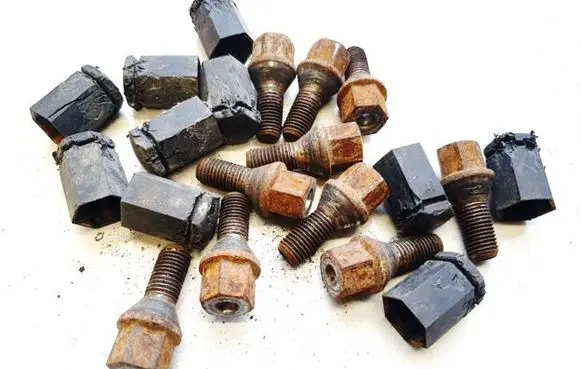 Nuts/bolts