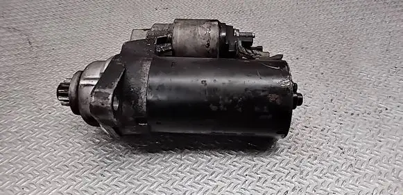 Volkswagen Polo IV 9N3 Starter motor 0001123018