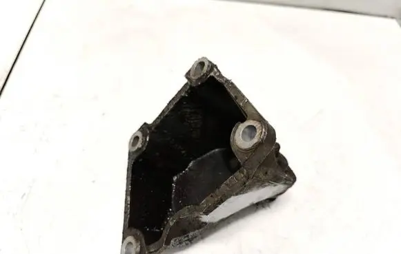 Audi A4 S4 B5 8D Engine mounting bracket 4a0199307m
