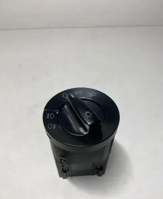 Volkswagen Golf IV Light switch 1C0941531A