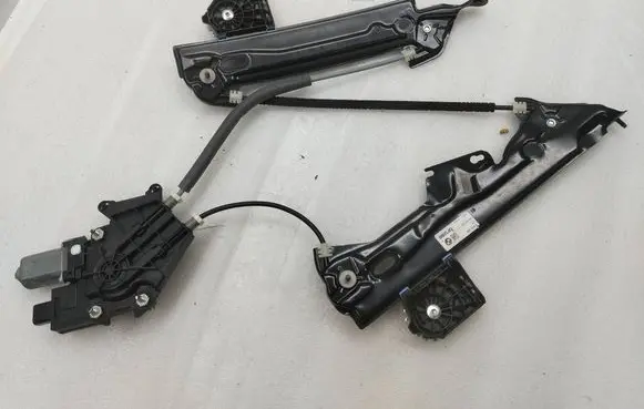 BMW i4 Rear window lifting mechanism without motor 9854496 E01857105