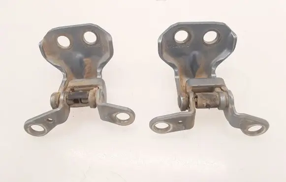 Rear door hinge set