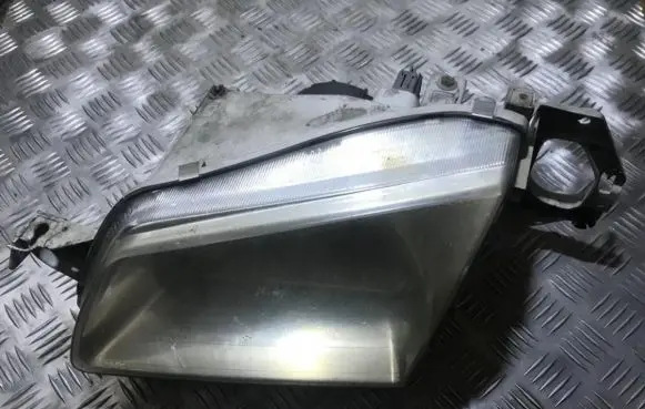 Mazda 323 F Headlight/headlamp