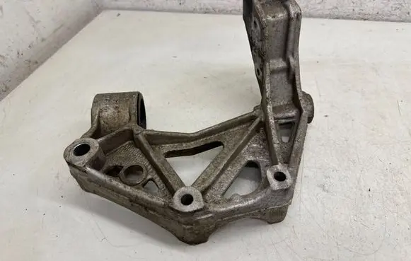 Volkswagen Polo IV 9N3 Front lower control arm/wishbone 6Q0199293D