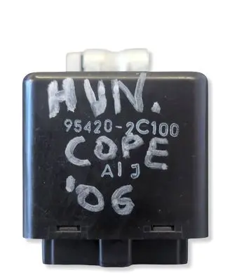 Hyundai Coupe Indicator relay 954202C100