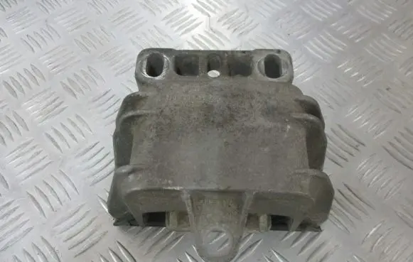 Volkswagen Golf IV Engine mounting bracket 1J0199555