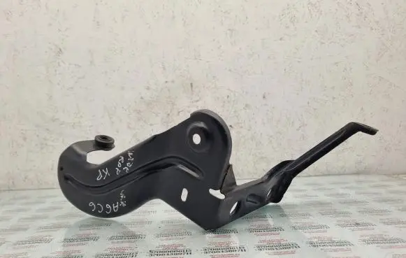 Audi A6 S6 C6 4F Intercooler pipe mounting bracket 4F0145813F