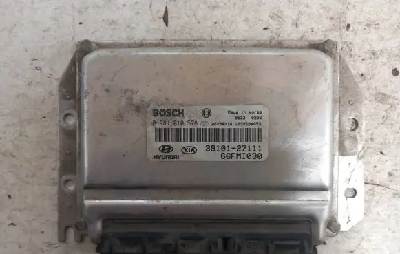 Hyundai Trajet Engine control unit/module 0281010578