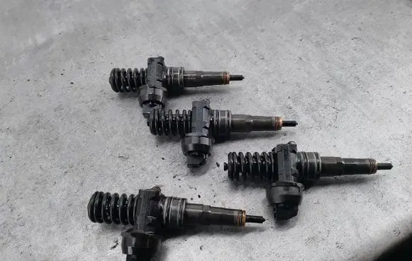 Fuel injector