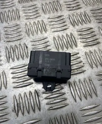 Toyota Avensis T250 Seat heating relay 875010W0100 200420