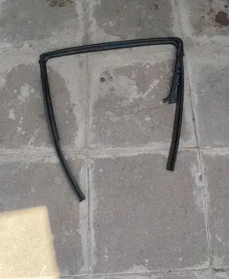 Toyota Yaris Rubber seal rear door window/glass 