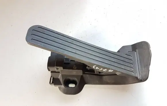 Volkswagen PASSAT B7 Accelerator throttle pedal 1K2721503M 6PV008745