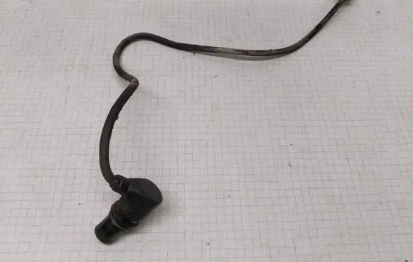 Audi A4 S4 B5 8D Crankshaft position sensor 050906433
