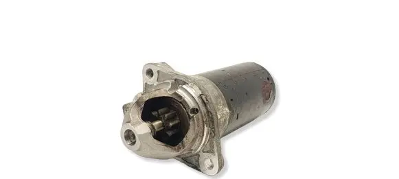 BMW X3 F25 Starter motor 7638194