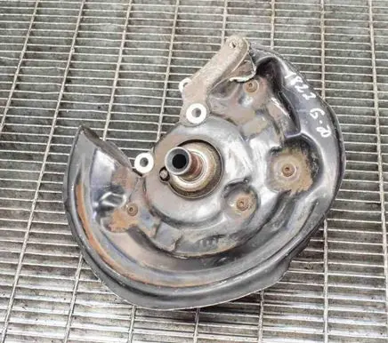 Rear wheel hub