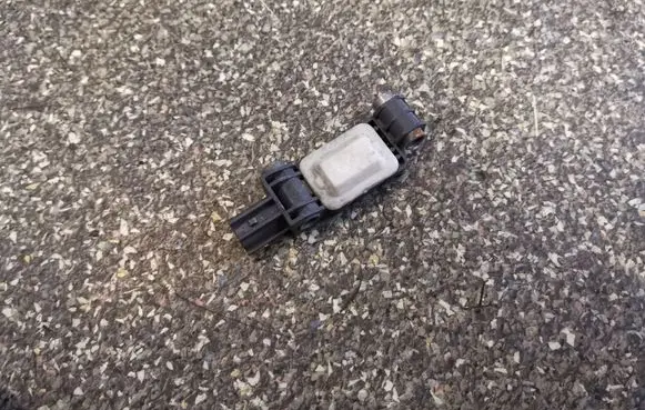 Audi A4 S4 B7 8E 8H Airbag deployment crash/impact sensor 8E0959651A