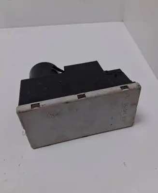 Audi A4 S4 B5 8D Central locking vacuum pump 8L0862257L 140798