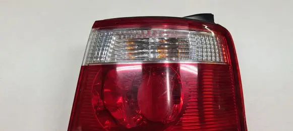 KIA Carens I Rear/tail lights