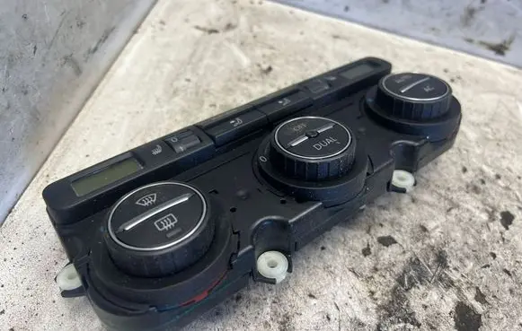 Volkswagen PASSAT B6 Climate control unit 3C0907044DA