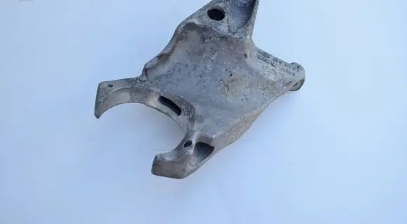 Audi A8 S8 D3 4E Engine mounting bracket 4E0199370T