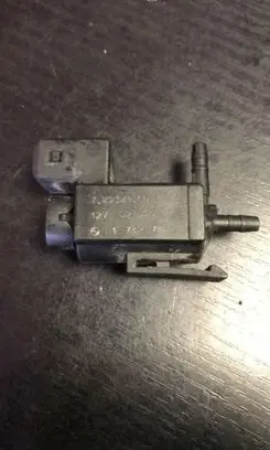 BMW 5 E60 E61 Vacuum valve 1742712