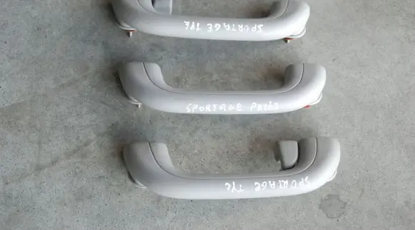 KIA Sportage Engine bonnet (hood) release handle 116KM