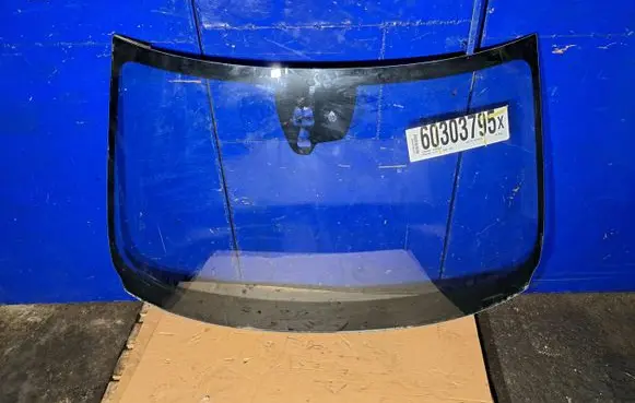 Volvo S60 Front windscreen/windshield window 31402732 31385202
