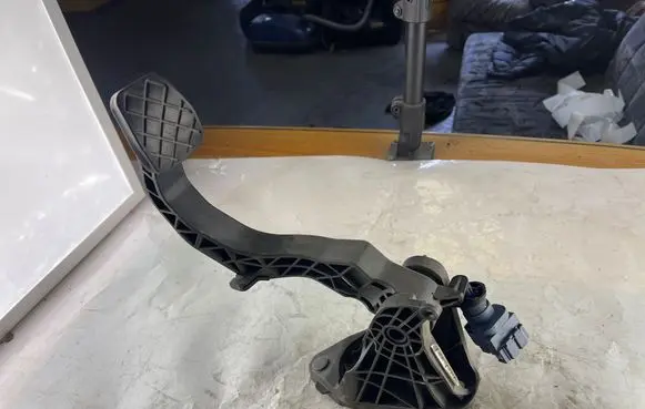 Clutch pedal