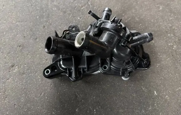 Volkswagen Golf VIII Water pump 04E121600CS