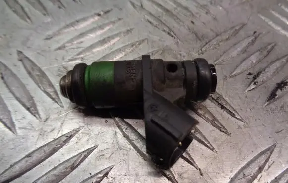 Seat Ibiza III (6L) Fuel injector 03E906031