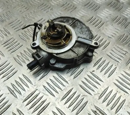Porsche Cayenne (92A) Vacuum pump 06E145100R