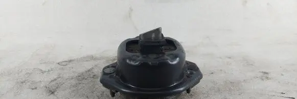 Engine mount bracket