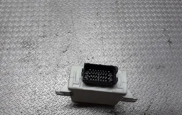 Toyota Avensis T250 Window wiper relay 150696