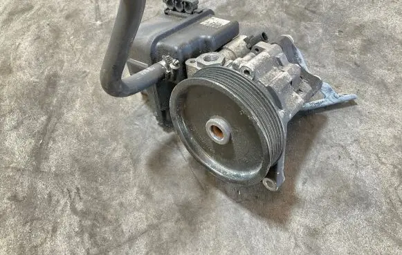 Mercedes-Benz Sprinter W906 Power steering pump A0064666601 7693900524